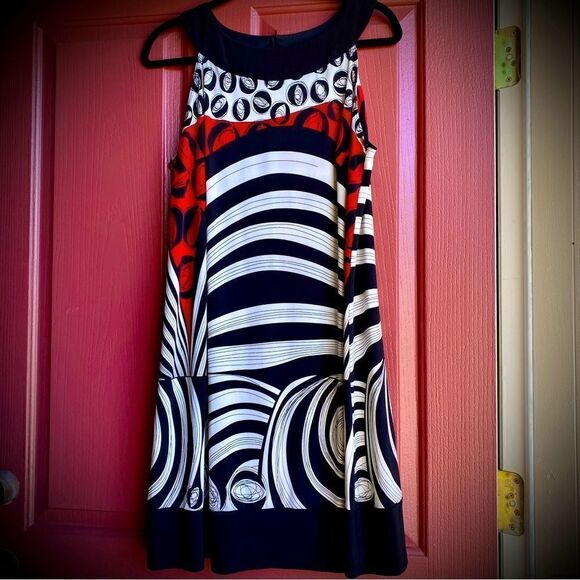RED, BLACK & WHITE GEOMETRICAL SLEEVELESS SHEATH DRESS 14/16 NWOT - Picture 16 of 17